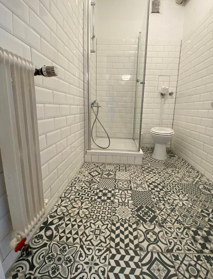 Tm Aparts Dortmund Luaran gambar Bathroom floor tiles