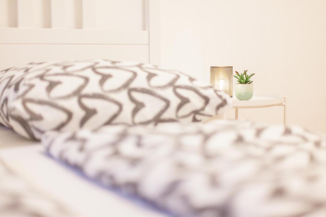 Tm Aparts Dortmund Luaran gambar A bed with a throw