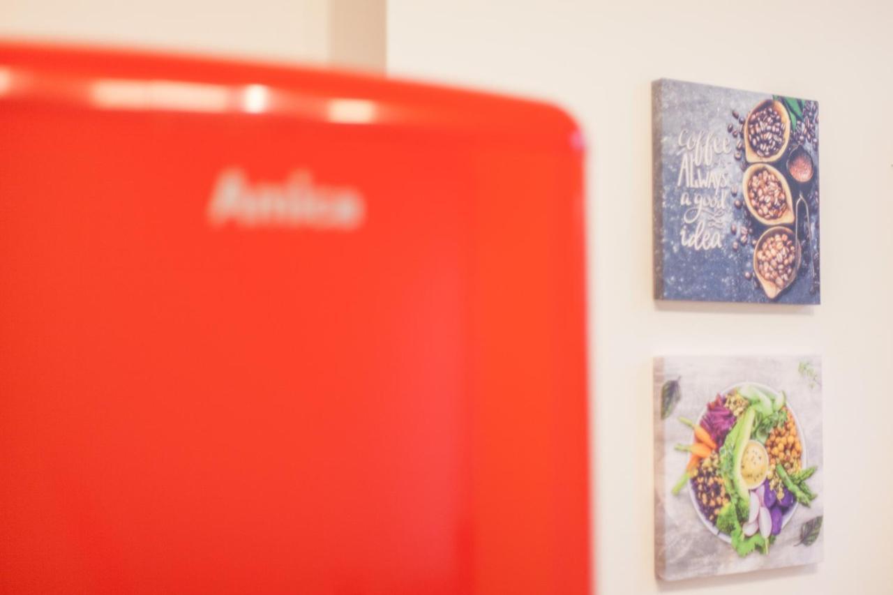 Tm Aparts Dortmund Luaran gambar A Smeg refrigerator